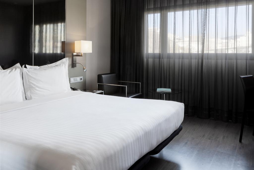 Ac Hotel Sants By Marriott Барселона Екстериор снимка