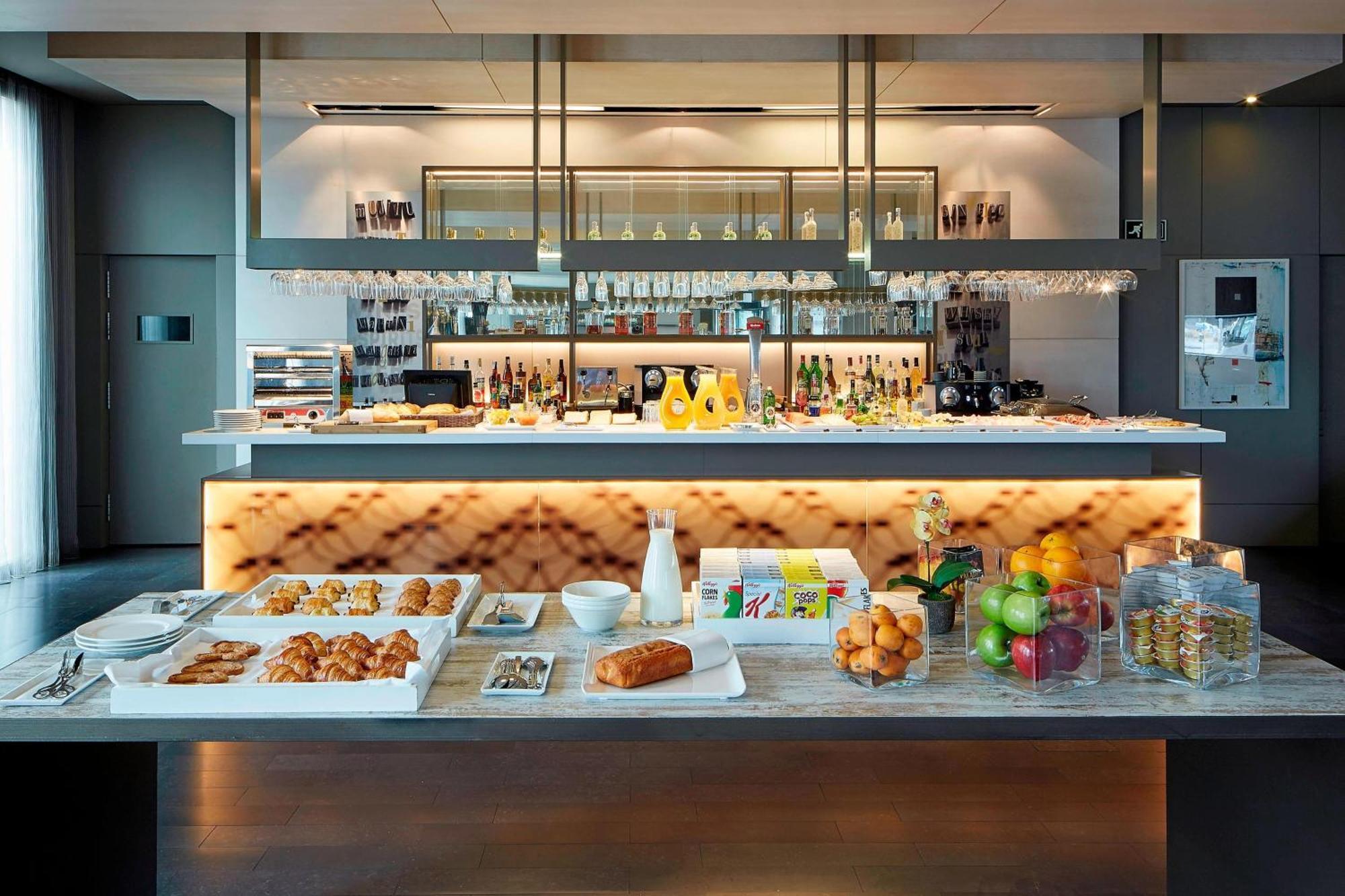 Ac Hotel Sants By Marriott Барселона Екстериор снимка