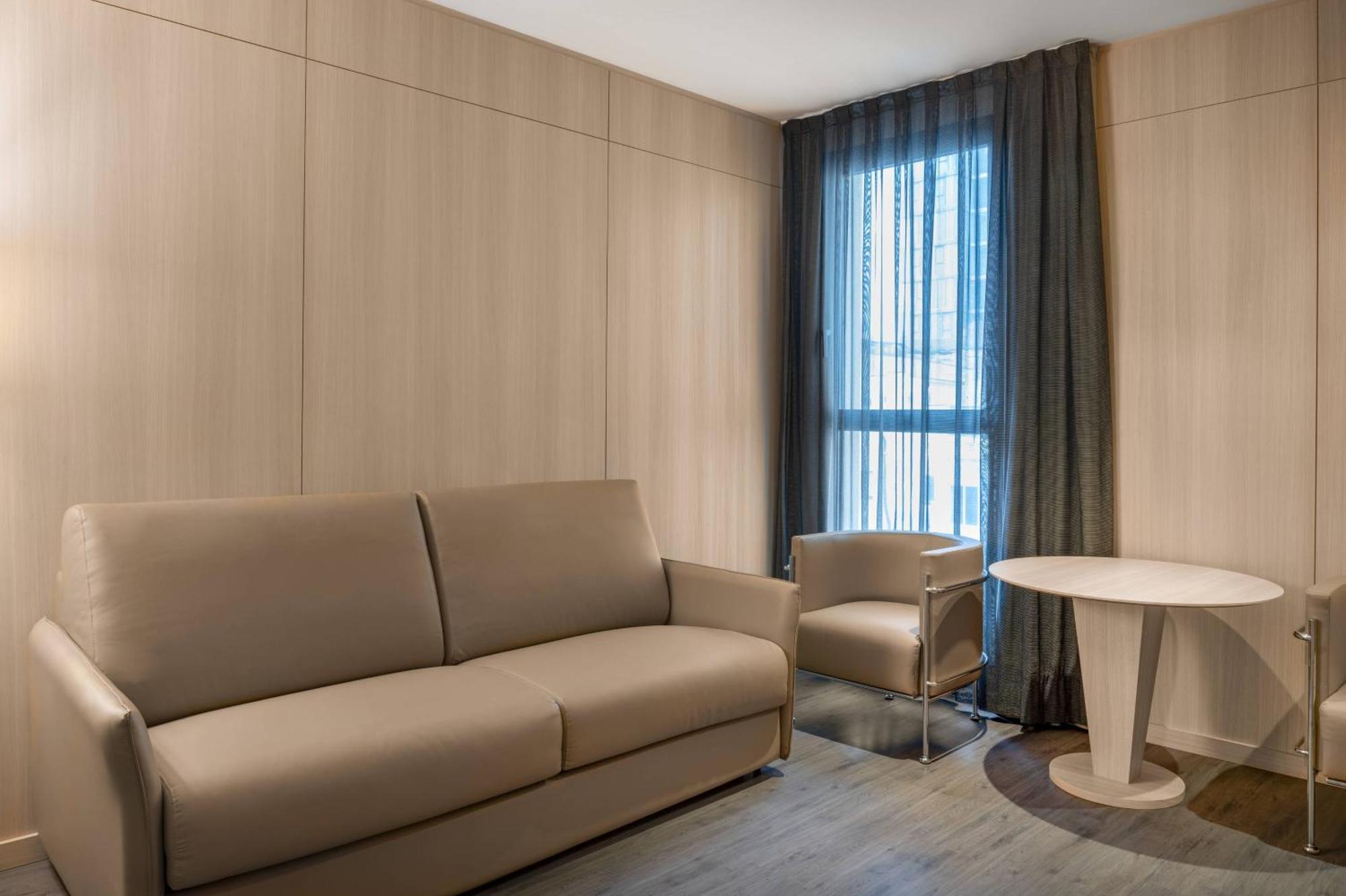 Ac Hotel Sants By Marriott Барселона Екстериор снимка