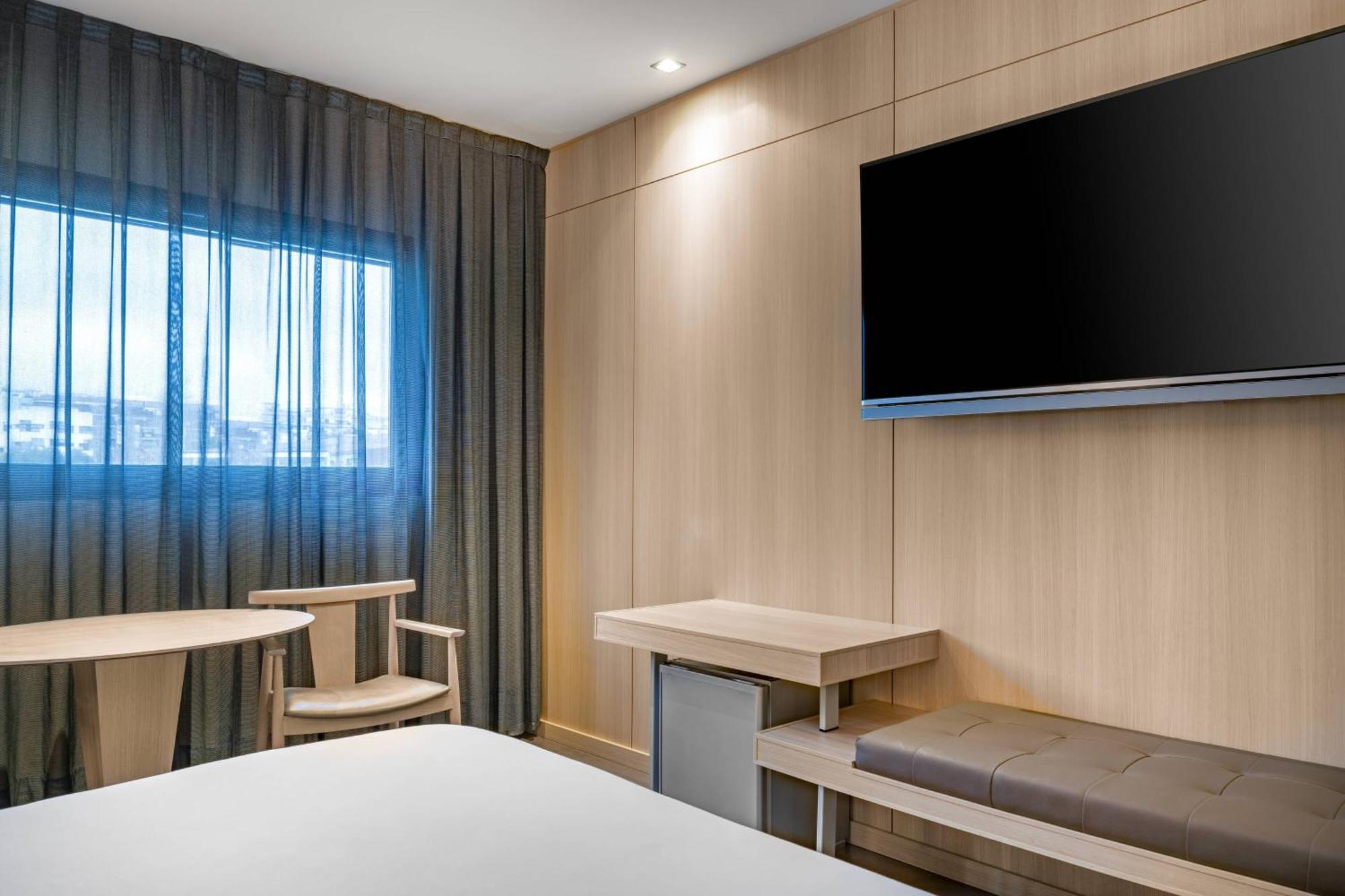 Ac Hotel Sants By Marriott Барселона Екстериор снимка