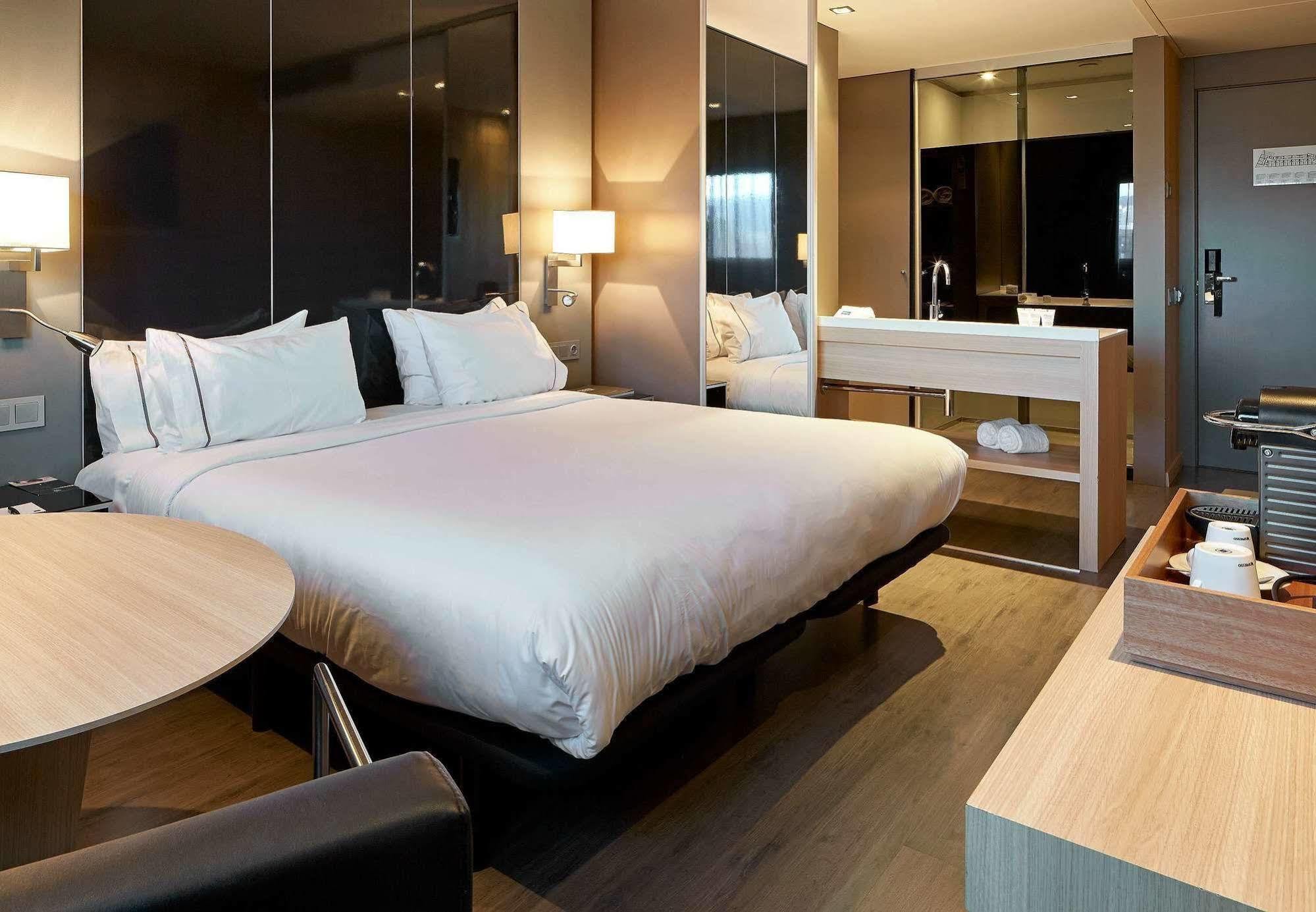 Ac Hotel Sants By Marriott Барселона Екстериор снимка